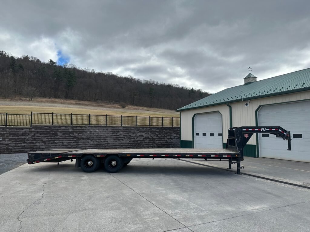 2020 PJ Trailers Low-Pro Flatdeck