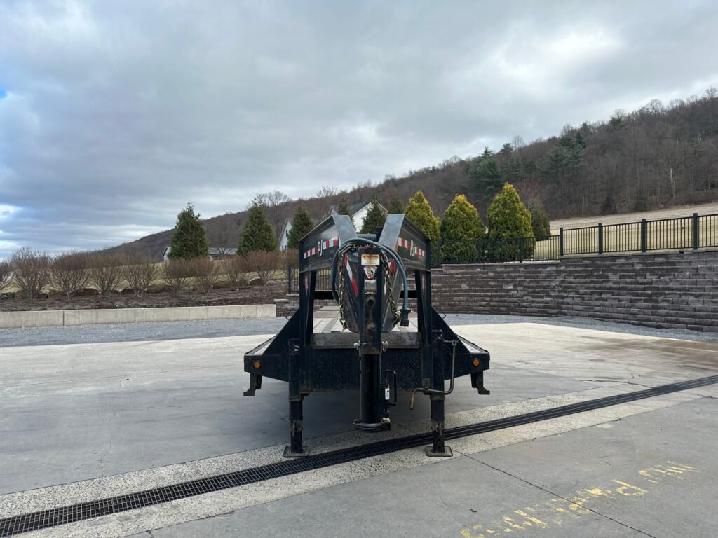 2020 PJ Trailers Low-Pro Flatdeck