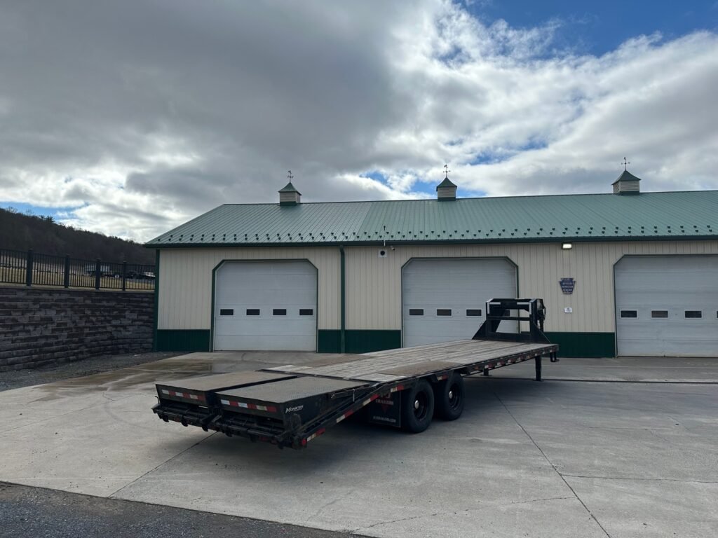 2020 PJ Trailers Low-Pro Flatdeck